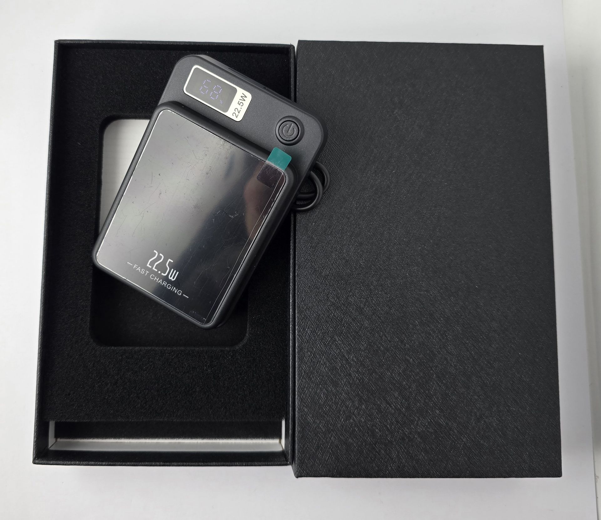 Picture of MAGSAFE XU POWERBANK + WIRELESS CHARGER